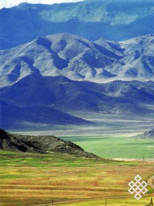 Сакральные территории как хранительницы традиционных ценностей евразийских народов (на примере плоскогорья Укок на Алтае и долины Эрдэнэбурэн в Западной Монголии)