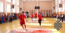 Ученые Тувы померились силой в спортзале