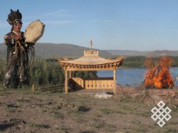 В Туве освятили памятник тувинскому горловому пению