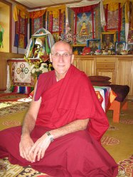 В Туву приедет американский врач и буддийский монах Барри Керзин