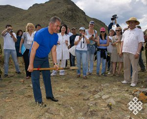 Сергей Шойгу предложил СМИ сделать реалити-шоу из археологической экспедиции