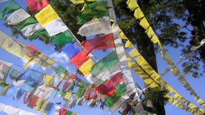Буддисты Тувы запустили в небо большой флаг с молитвами благопожеланий
