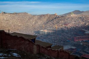 Larung Gar - крупнейший институт в мире по изучению буддизма 