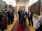 В Дипломатической академии МИД РФ открылась выставка тувинского художника Шой Чурука