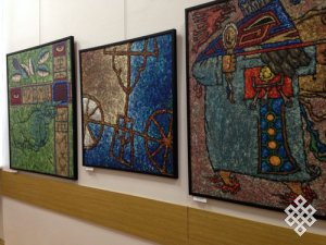 В Дипломатической академии МИД РФ открылась выставка тувинского художника Шой Чурука