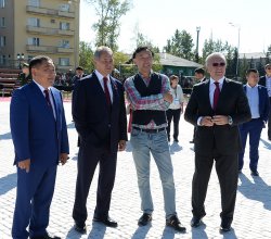 В Кызыле открылась новая скульптура "Центр Азии" и обновленная набережная Енисея