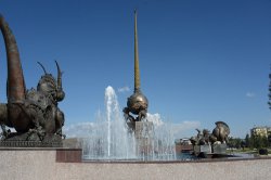 В Кызыле открылась новая скульптура "Центр Азии" и обновленная набережная Енисея