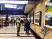 Фотовыставка «Кызыл-Курагино» открылась на станции Московского метрополитена «Выставочная»
