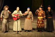 Большим праздничным концертом в Национальном театре Тувы завершился День тувинского языка